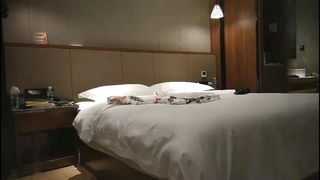 牧场女孩被阿拉伯老板捡起来玩脏东西