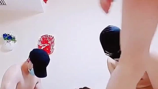 星辰变漫画免费【偷窥情侣性爱】邪恶的房东爬窗偷窥正在洗鸳鸯浴的高中小情侣做爱