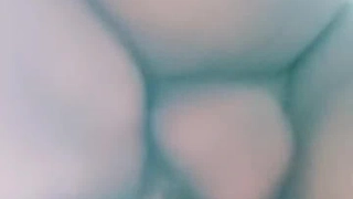 小伙子硬梆梆玩双飞 让两个年轻小妹湿了又湿