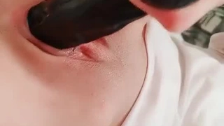 主播80多斤骚骚小姐姐！娇小身材操起了挺带劲！骑乘位打桩机，大屌操的浑身颤抖，每一多插到底太舒服顶不住